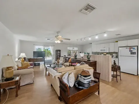 394 Evergreen Avenue Tequesta FL 33469