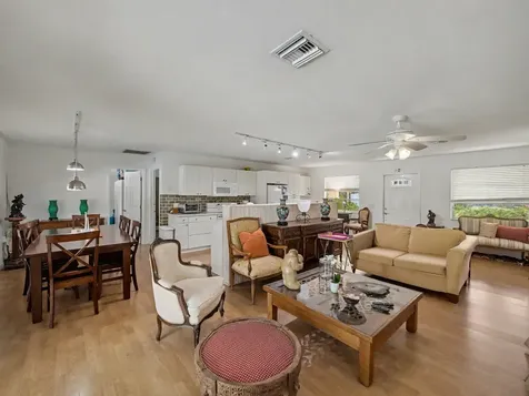 394 Evergreen Avenue Tequesta FL 33469
