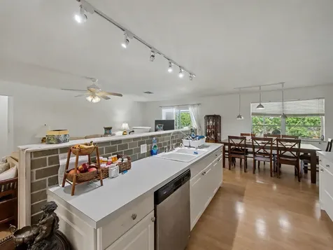394 Evergreen Avenue Tequesta FL 33469