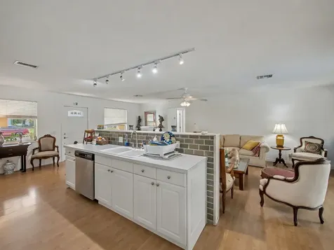 394 Evergreen Avenue Tequesta FL 33469