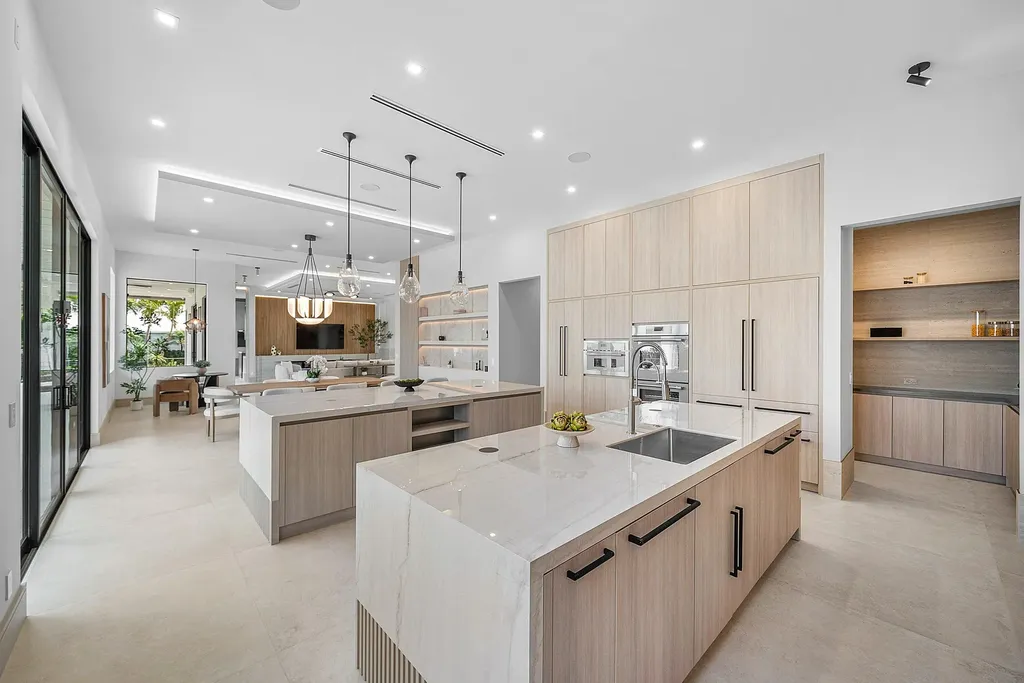 299 NE 7th Street Boca Raton FL 33432