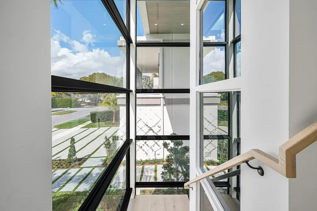 299 NE 7th Street Boca Raton FL 33432