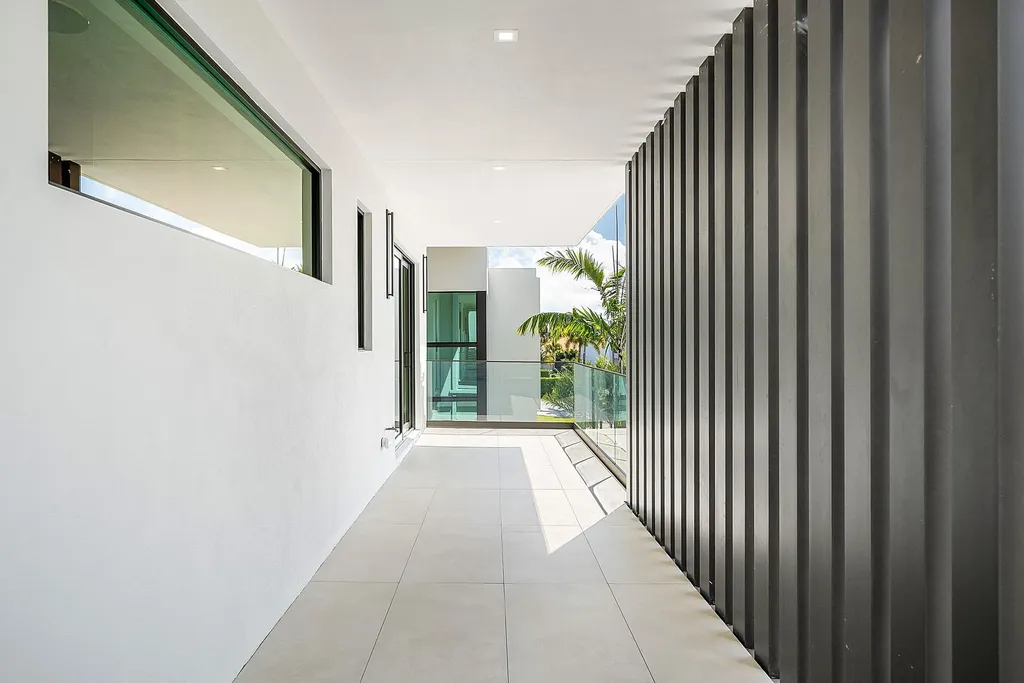 299 NE 7th Street Boca Raton FL 33432