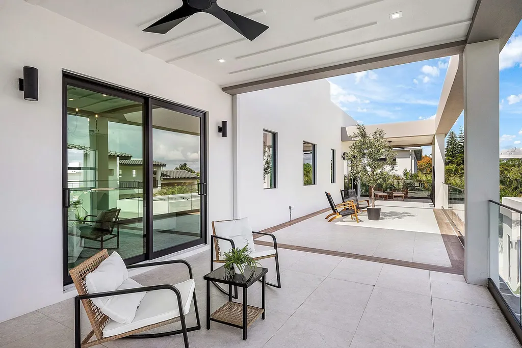 299 NE 7th Street Boca Raton FL 33432