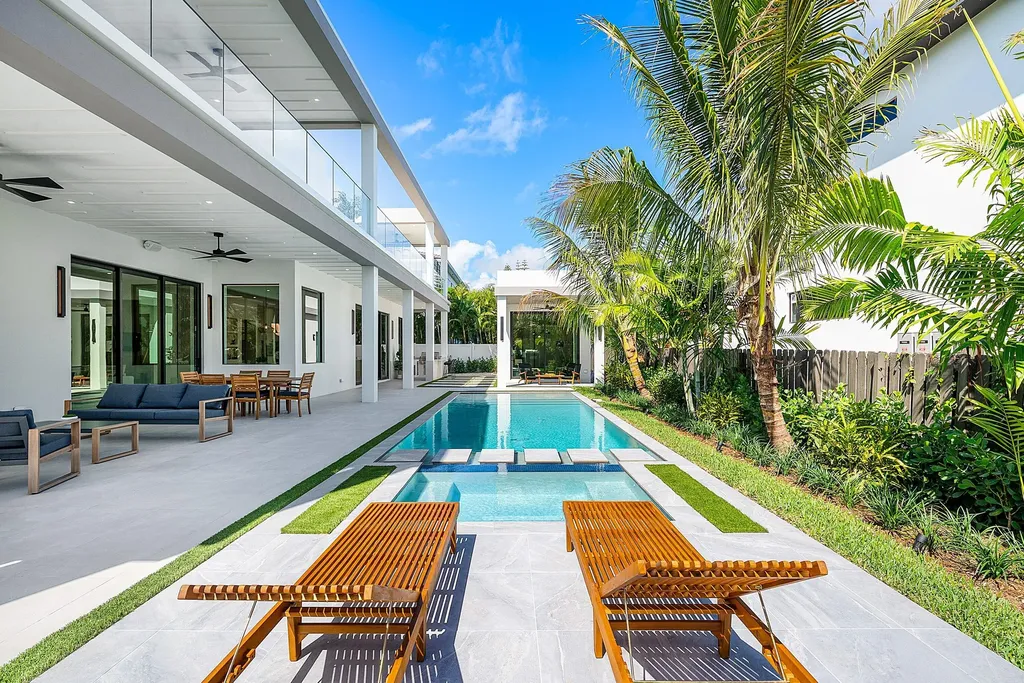 299 NE 7th Street Boca Raton FL 33432
