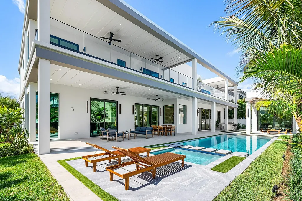 299 NE 7th Street Boca Raton FL 33432
