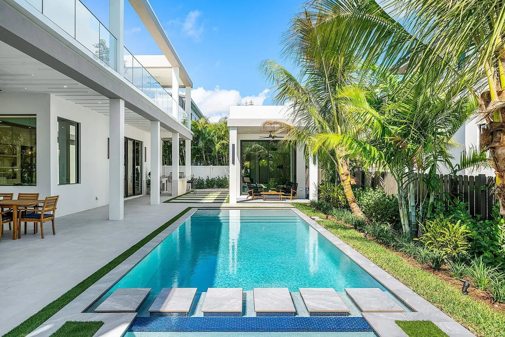 299 NE 7th Street Boca Raton FL 33432