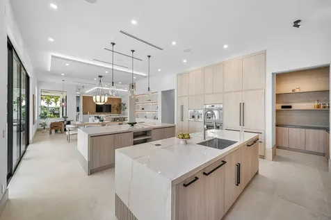 299 NE 7th Street Boca Raton FL 33432