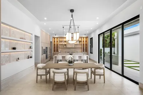299 NE 7th Street Boca Raton FL 33432
