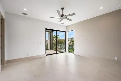 299 NE 7th Street Boca Raton FL 33432