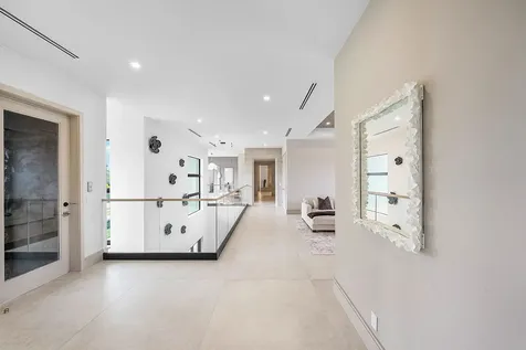 299 NE 7th Street Boca Raton FL 33432