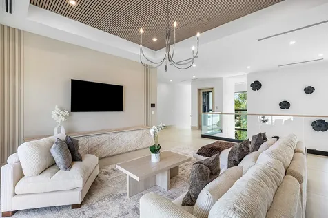 299 NE 7th Street Boca Raton FL 33432