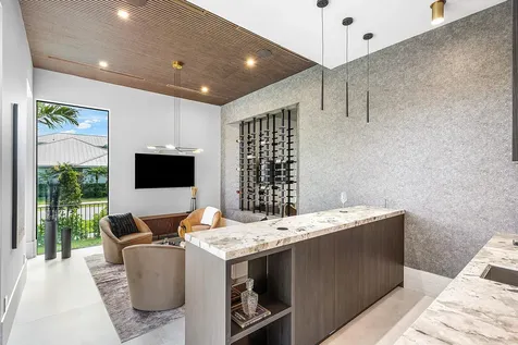 299 NE 7th Street Boca Raton FL 33432