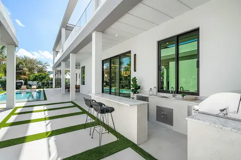 299 NE 7th Street Boca Raton FL 33432