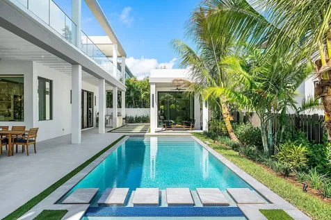 299 NE 7th Street Boca Raton FL 33432