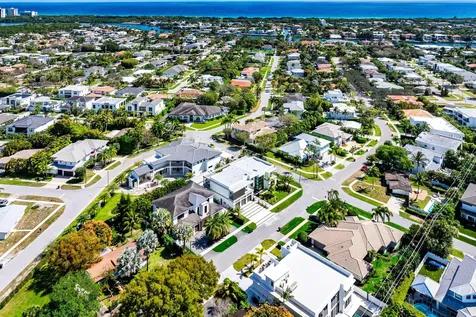 299 NE 7th Street Boca Raton FL 33432
