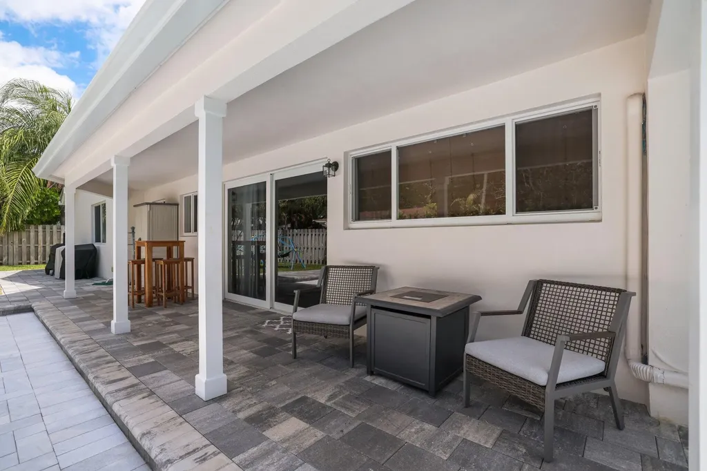 4141 NE 22nd Terrace Lighthouse Point FL 33064