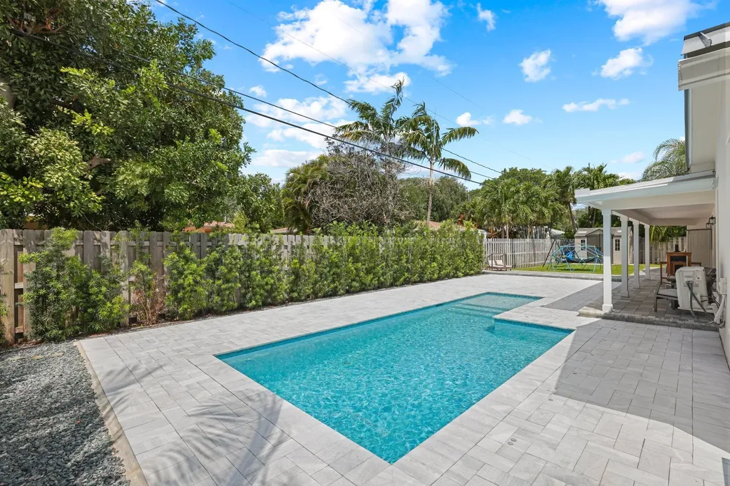 4141 NE 22nd Terrace Lighthouse Point FL 33064