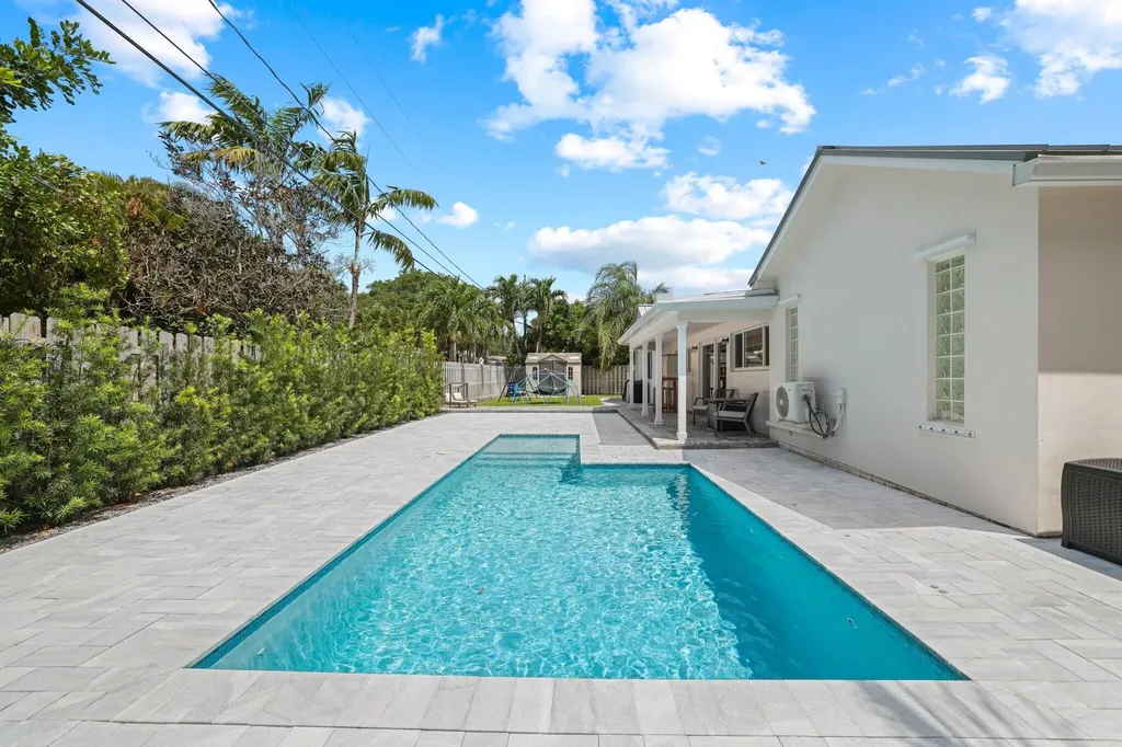 4141 NE 22nd Terrace Lighthouse Point FL 33064
