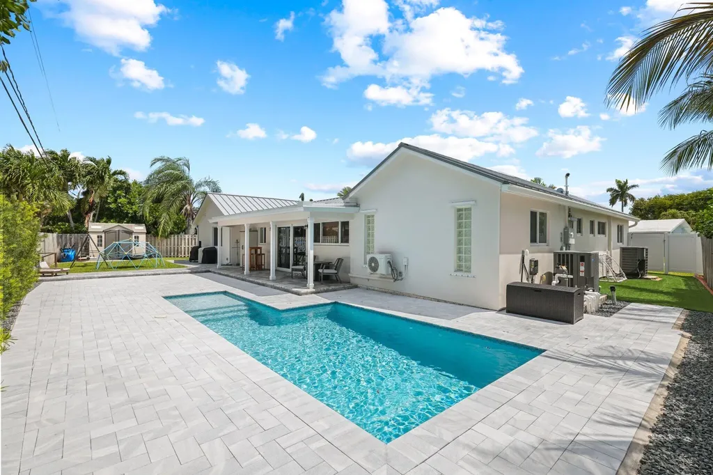 4141 NE 22nd Terrace Lighthouse Point FL 33064