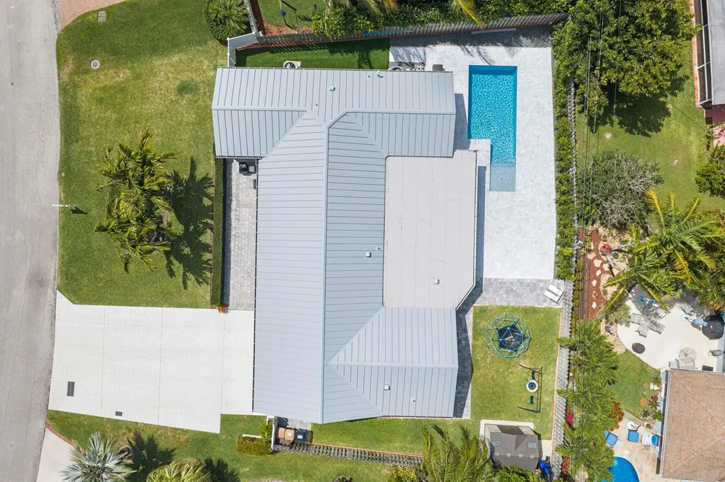 4141 NE 22nd Terrace Lighthouse Point FL 33064