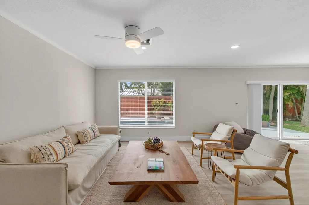 802 Mallard Drive Delray Beach FL 33444