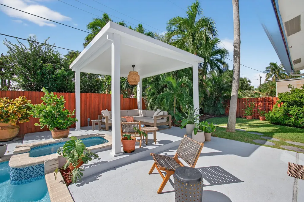 802 Mallard Drive Delray Beach FL 33444