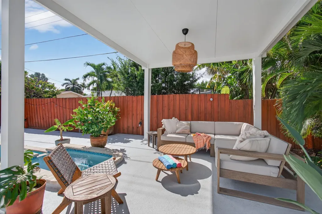 802 Mallard Drive Delray Beach FL 33444