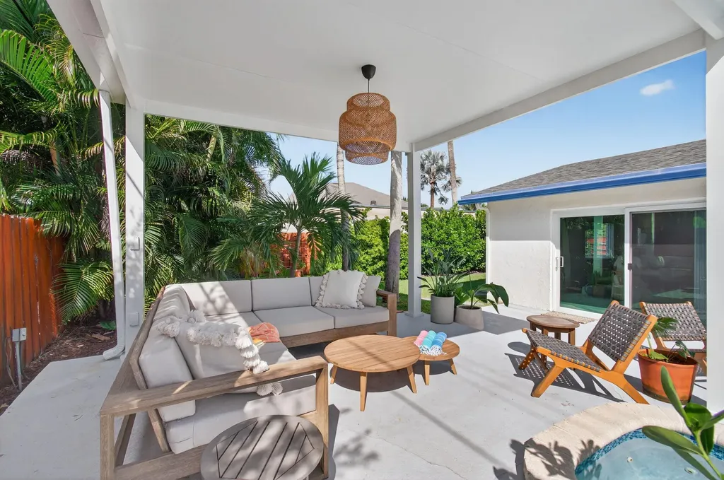 802 Mallard Drive Delray Beach FL 33444