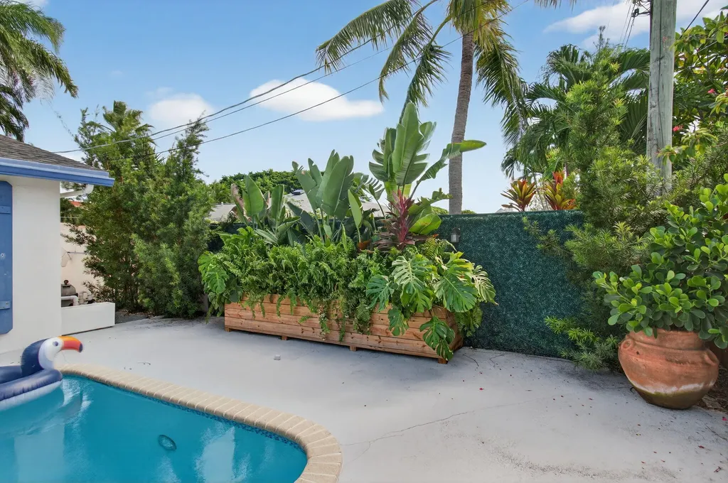 802 Mallard Drive Delray Beach FL 33444
