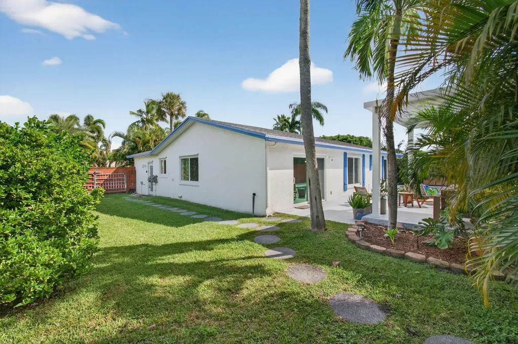 802 Mallard Drive Delray Beach FL 33444