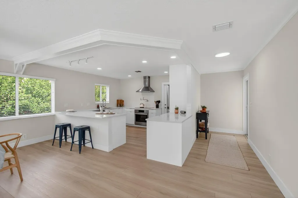 802 Mallard Drive Delray Beach FL 33444
