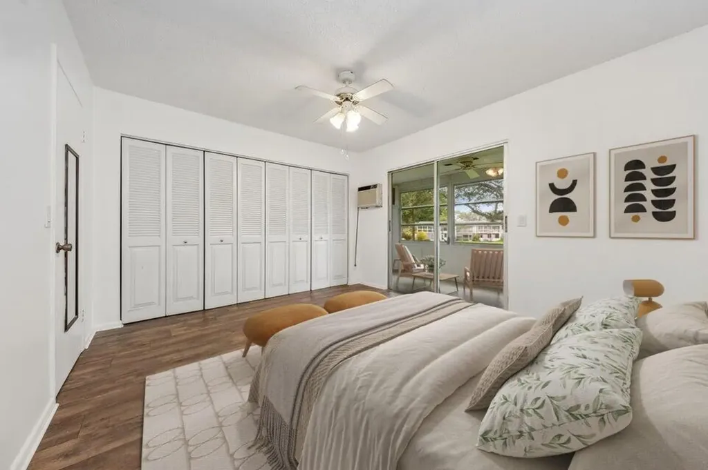 98 Ventnor E Deerfield Beach FL 33442