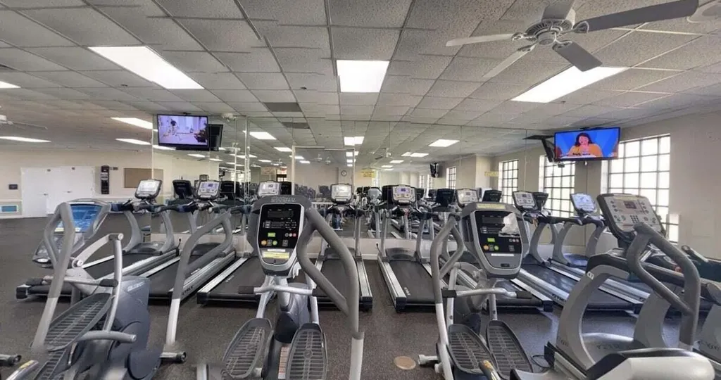 98 Ventnor E Deerfield Beach FL 33442