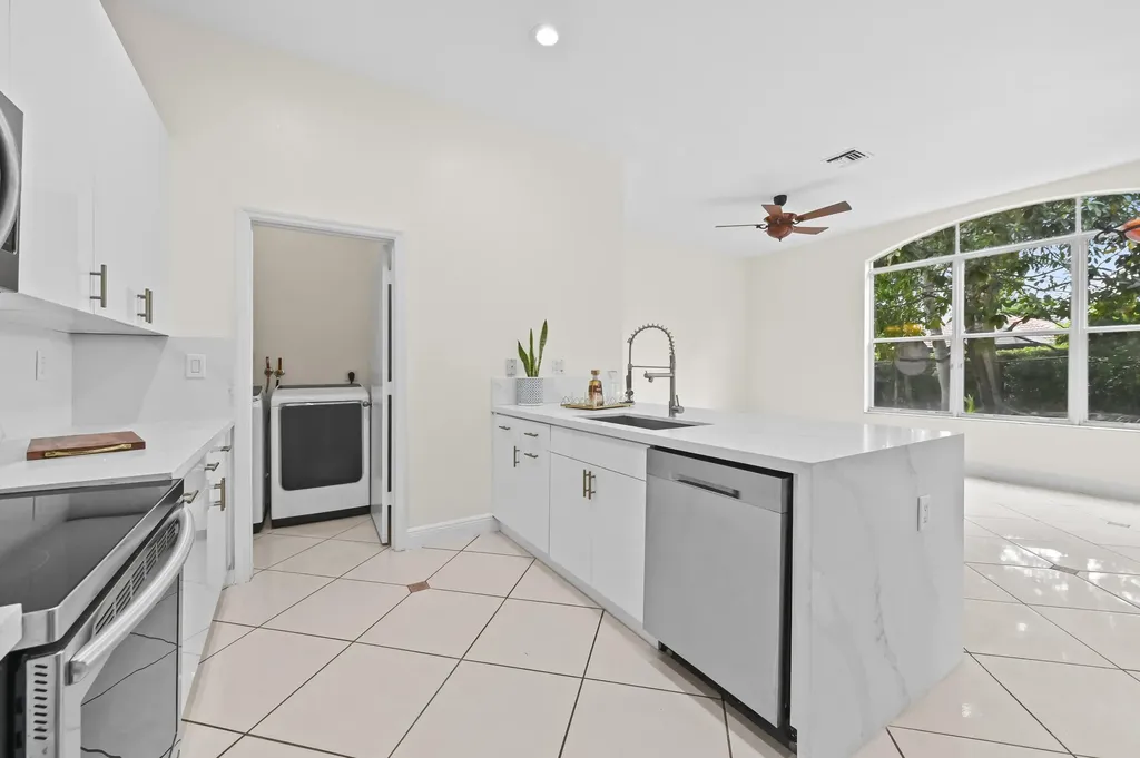6657 Lurais Drive Lake Worth FL 33463