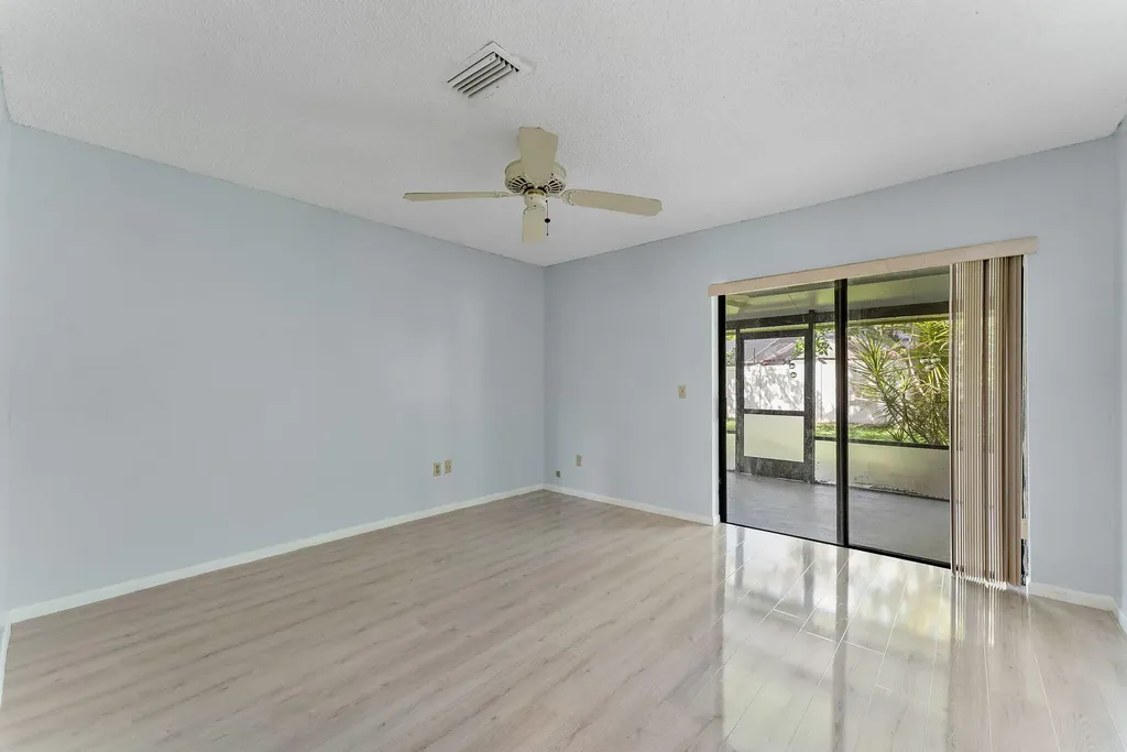 107 Conaskonk Circle Royal Palm Beach FL 33411