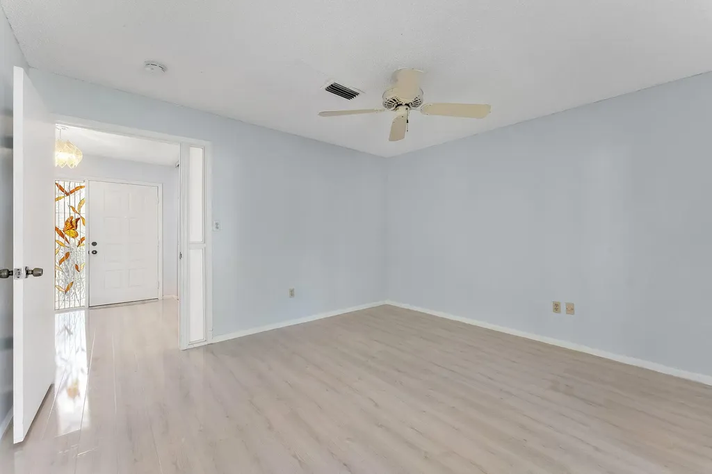 107 Conaskonk Circle Royal Palm Beach FL 33411