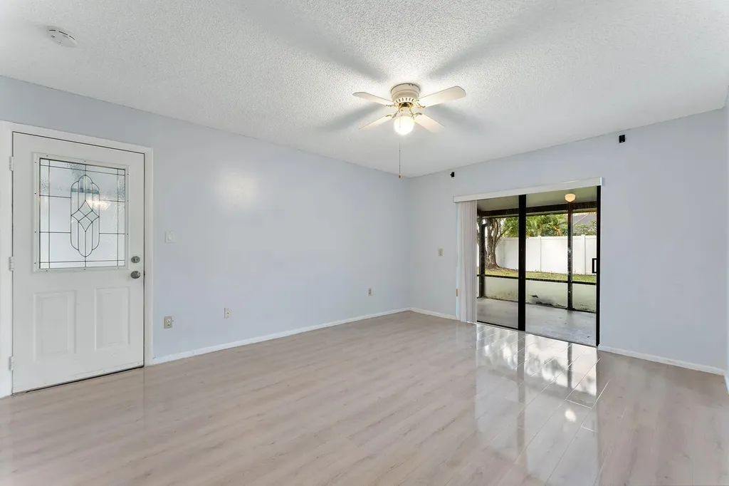 107 Conaskonk Circle Royal Palm Beach FL 33411