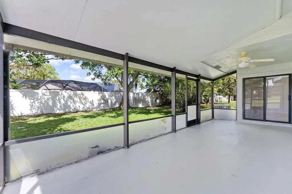 107 Conaskonk Circle Royal Palm Beach FL 33411