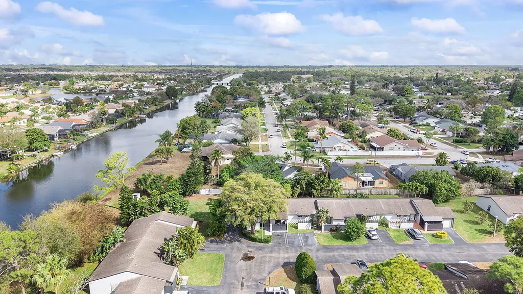 107 Conaskonk Circle Royal Palm Beach FL 33411