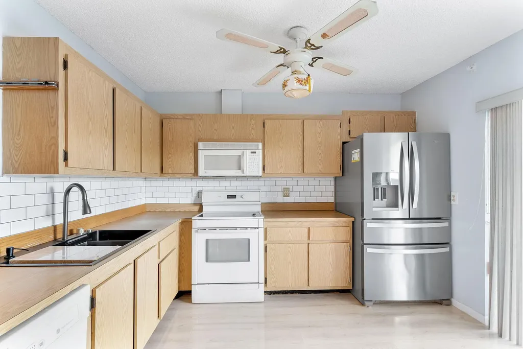 107 Conaskonk Circle Royal Palm Beach FL 33411