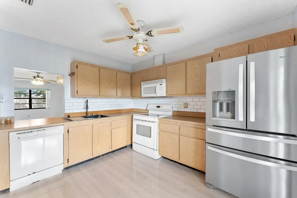 107 Conaskonk Circle Royal Palm Beach FL 33411