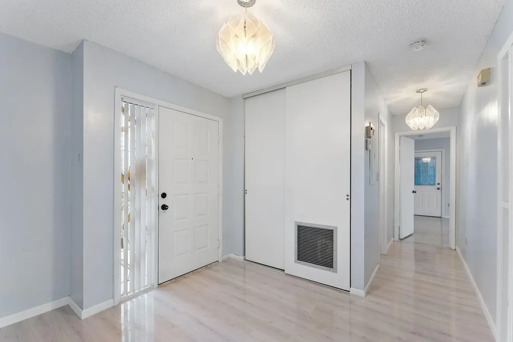 107 Conaskonk Circle Royal Palm Beach FL 33411
