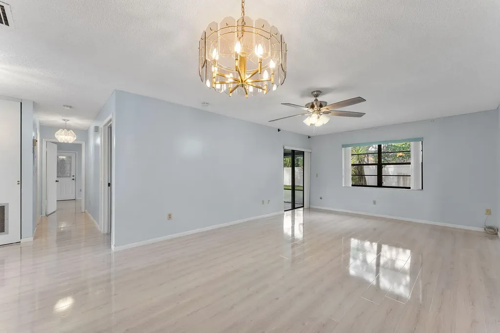 107 Conaskonk Circle Royal Palm Beach FL 33411