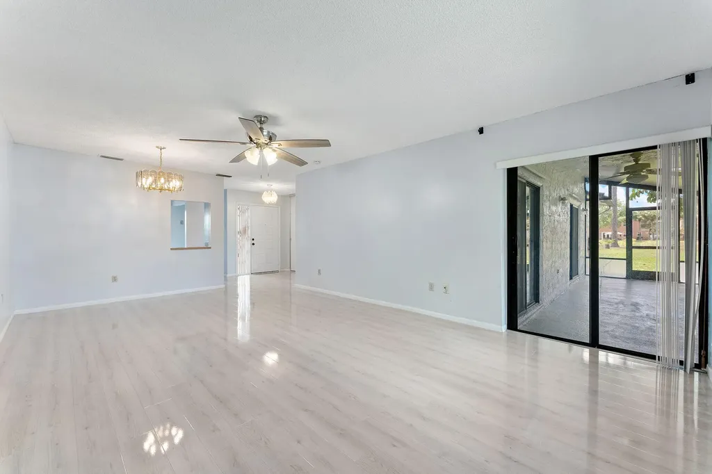 107 Conaskonk Circle Royal Palm Beach FL 33411