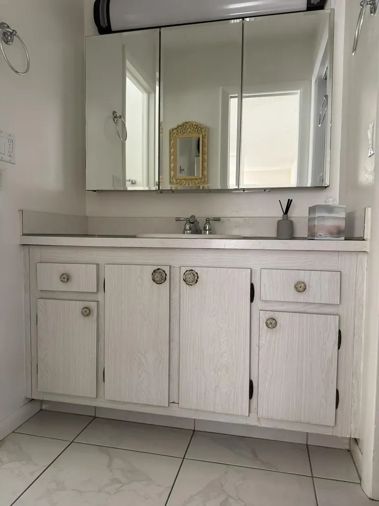 211 Country Lane E Boynton Beach FL 33435