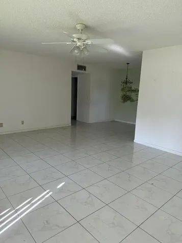 211 Country Lane E Boynton Beach FL 33435