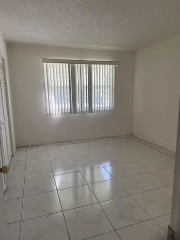 211 Country Lane E Boynton Beach FL 33435