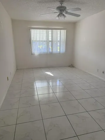 211 Country Lane E Boynton Beach FL 33435