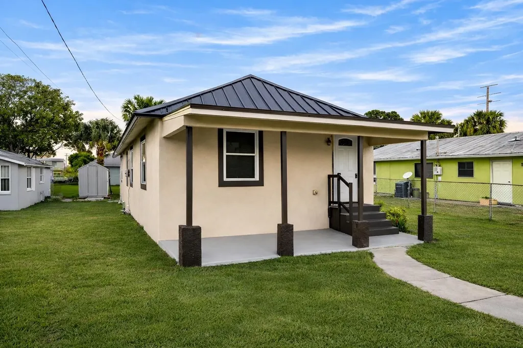 712 SE Bayou Avenue Stuart FL 34994